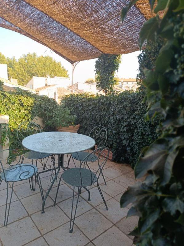 La Confidentielle Centre Ville Arles Terrasse Kültér fotó